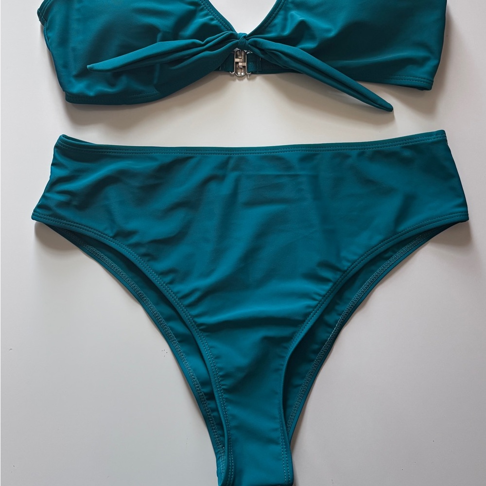 BIKINI - Picture 6 of 11